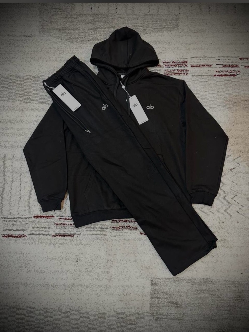 ALO Yoga Men's Black Hoodie & Joggers Set (full set)